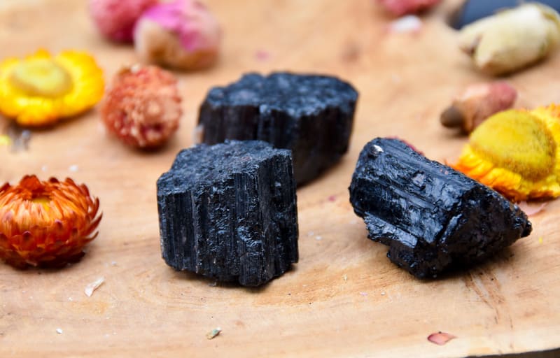 Tourmaline noire pierre brute