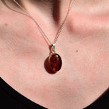 Pendentif ovale en Ambre